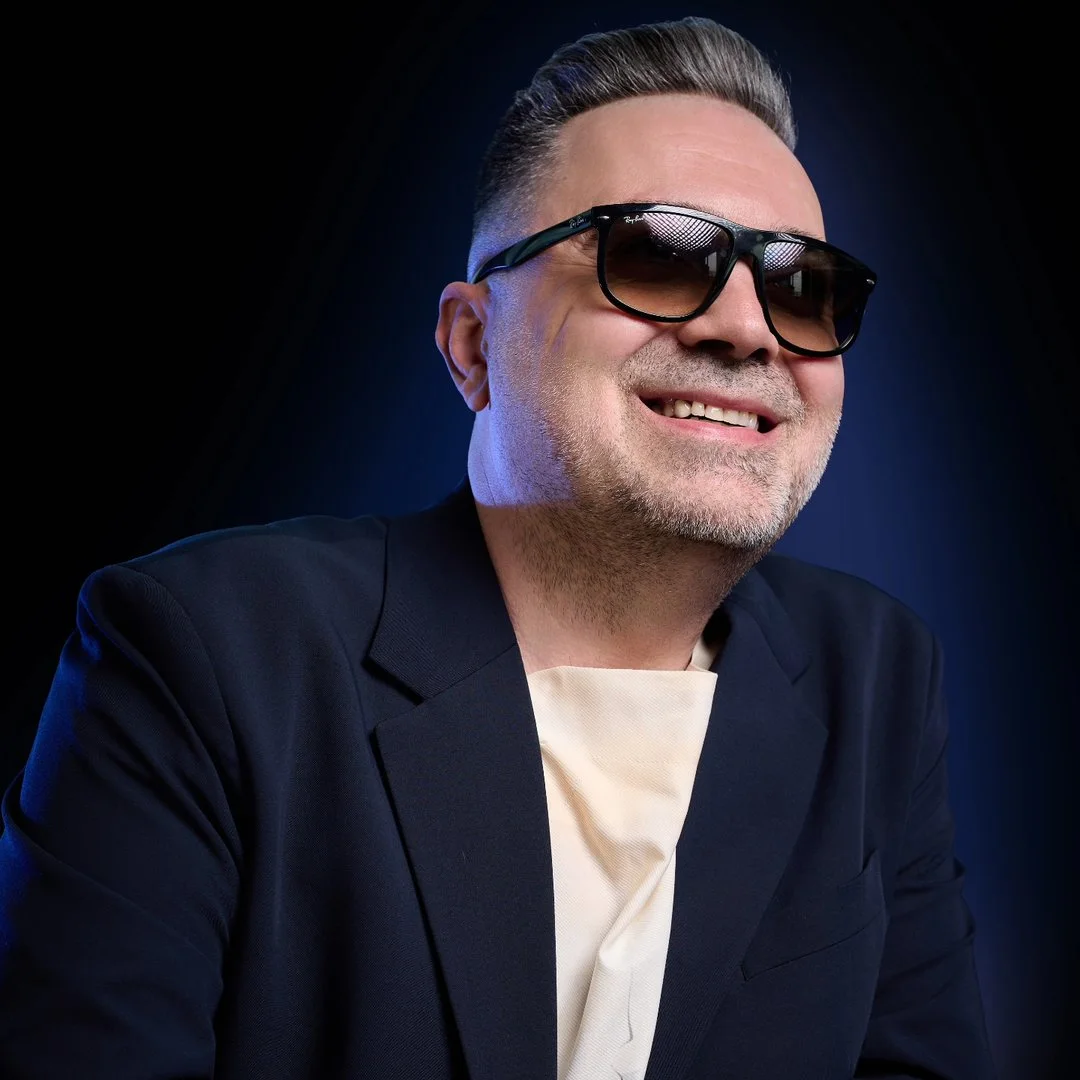 DJ Yaang, logo