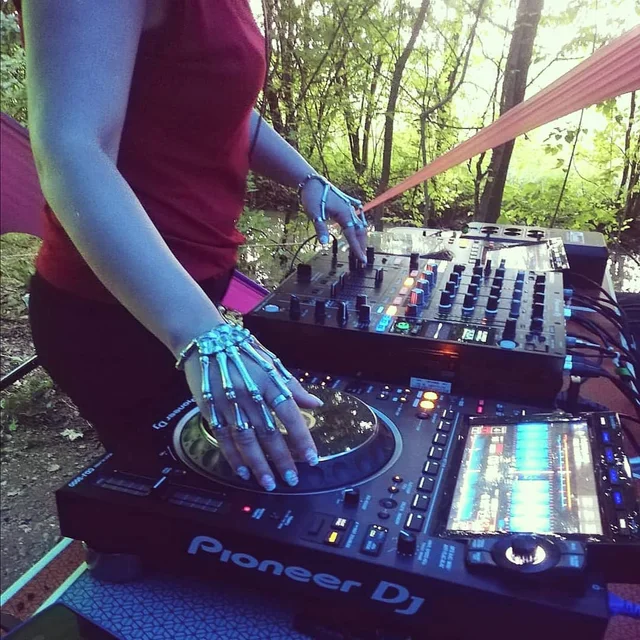 DJ Nicolle B, DJ, fotografia 16