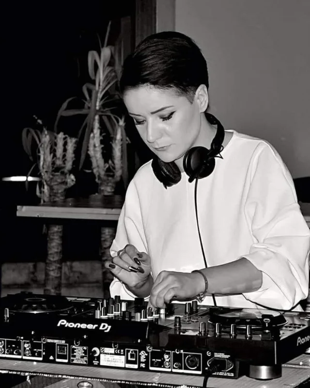 DJ Nicolle B, DJ, fotografia 13