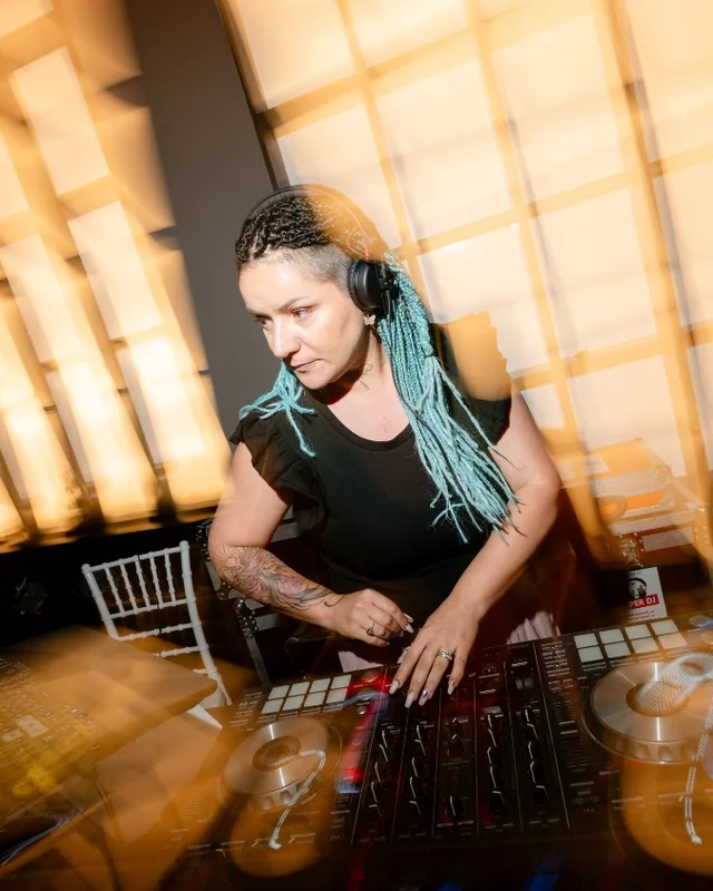 DJ Nicolle B, DJ, fotografia 12