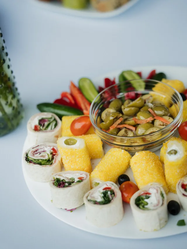 Rulouri aperitiv