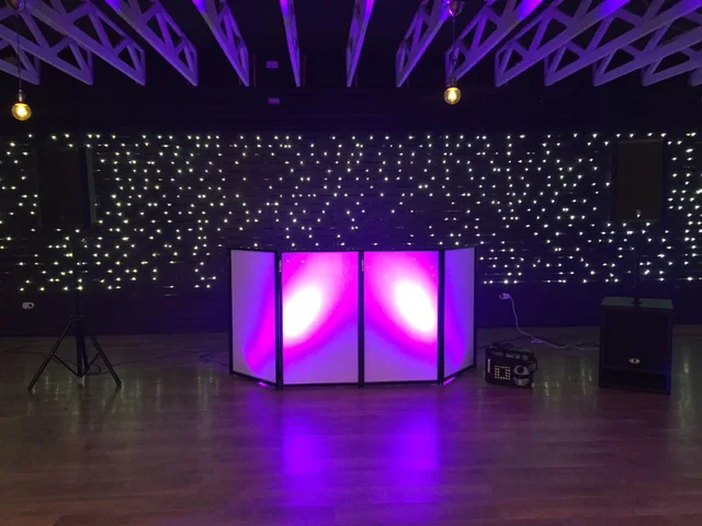 Dream Party, Scenotehnică, fotografia 5