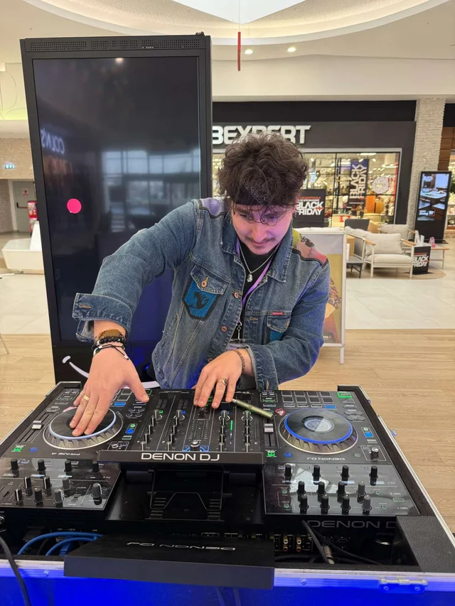 DJ Tavi, DJ, fotografia 1