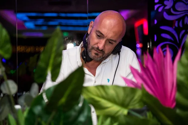 DJ Rian, DJ, fotografia 1