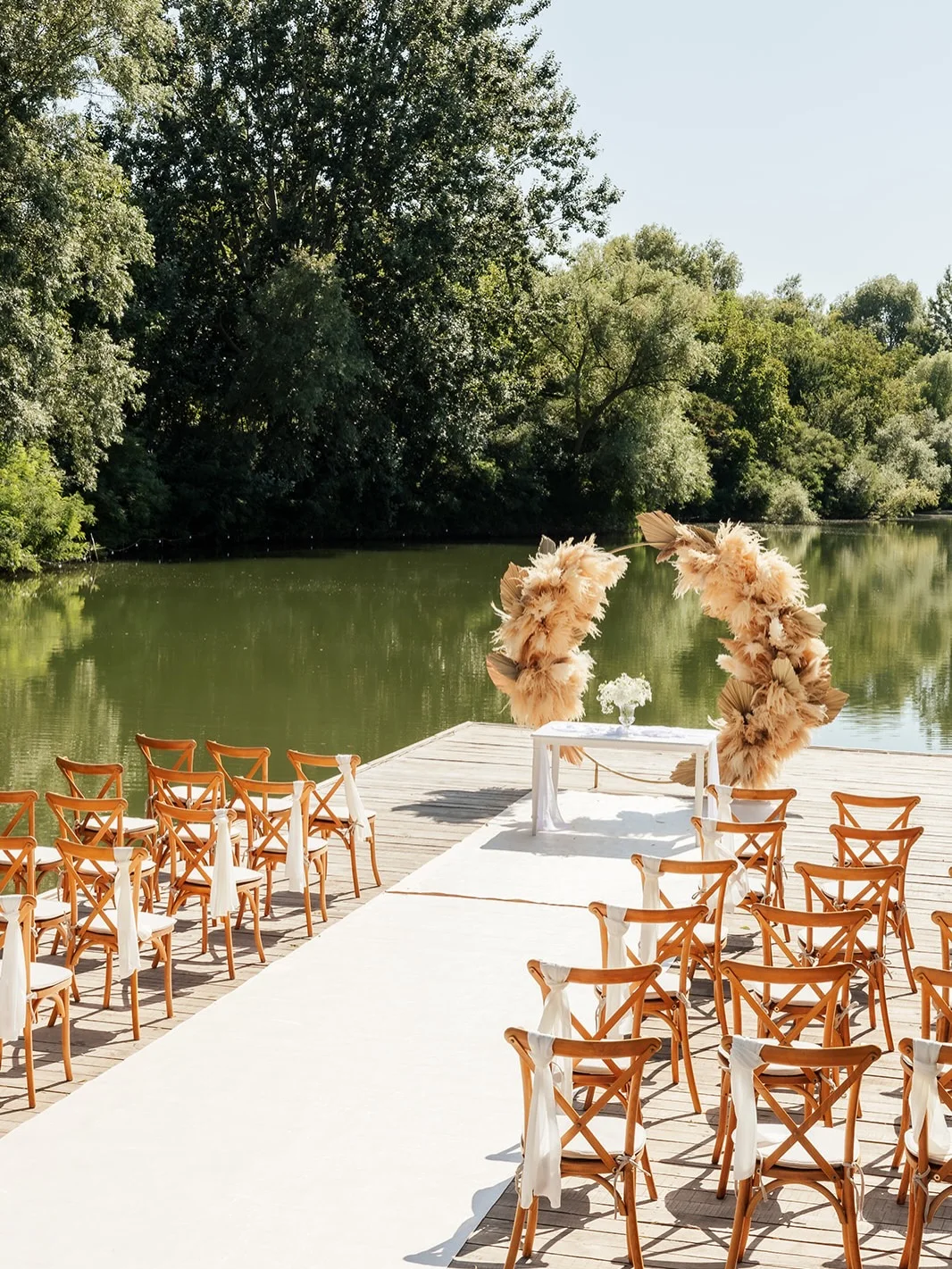 Ceremonie pe ponton