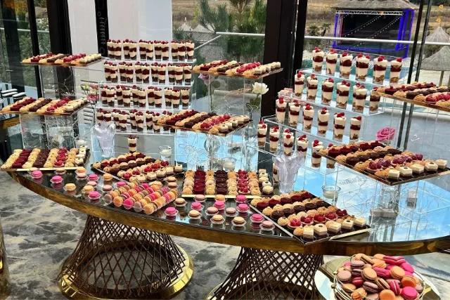 Cofetăria Christine, Tort și candy bar, București