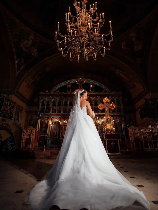 Royals, Rochii de mireasă, fotografia 12