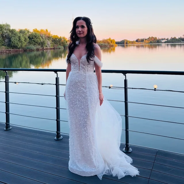Emily G, Rochii de mireasă, București