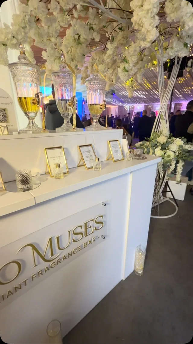 Two Muses Luxuriant Fragrance Bar, Invitații și papetărie, fotografia 5