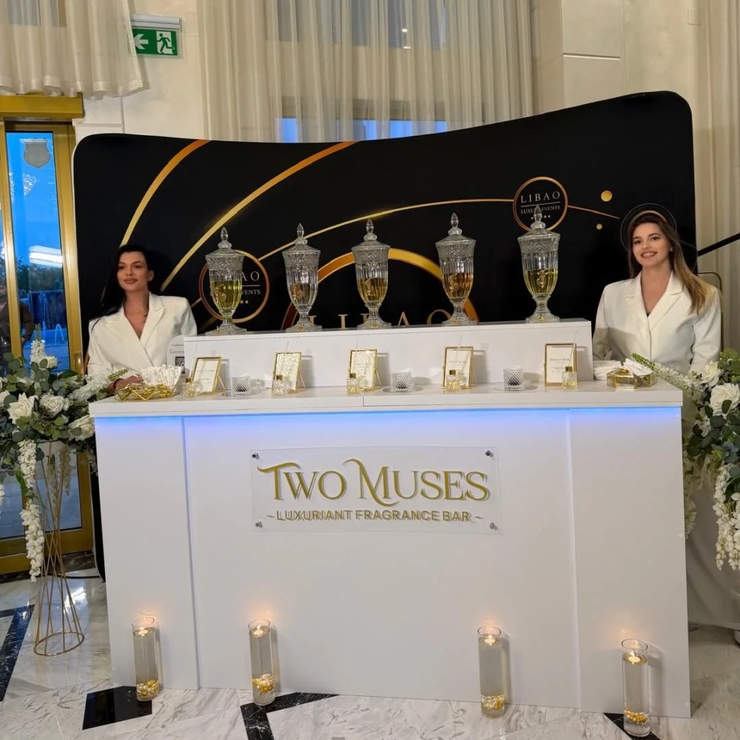 Two Muses Luxuriant Fragrance Bar, logo