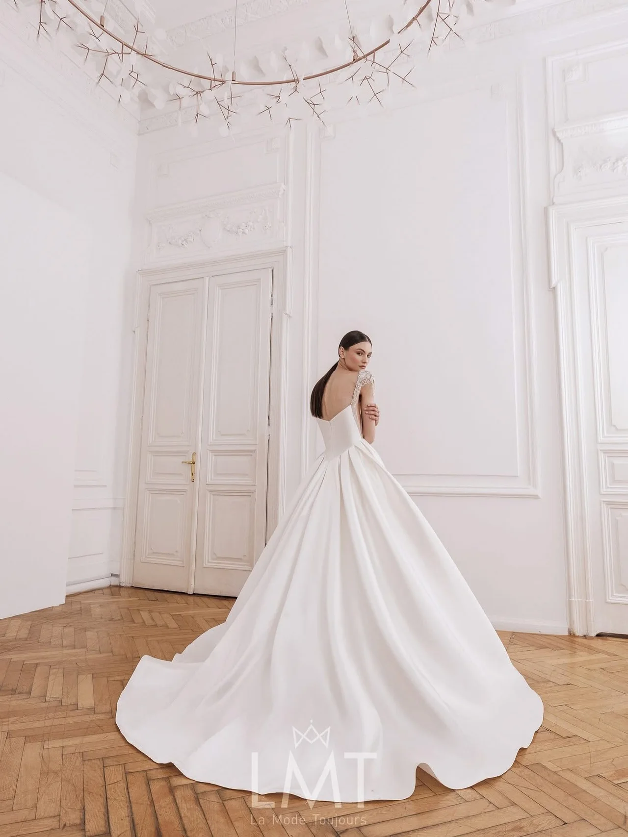 La Mode Toujours, Rochii de mireasă, fotografia 5