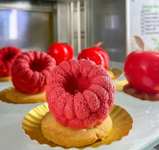 Un băiat și o fată, Tort și candy bar, fotografia 3