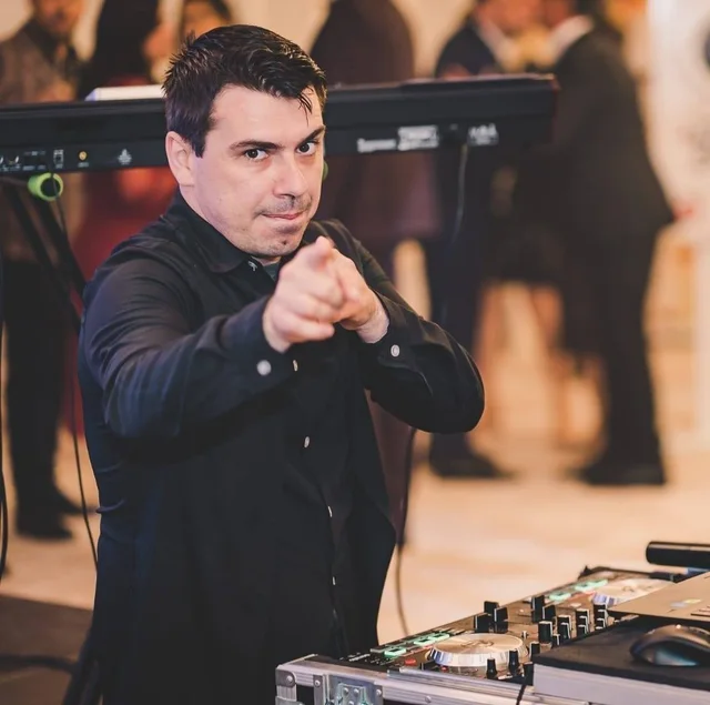DJ Suru, DJ, fotografia 10