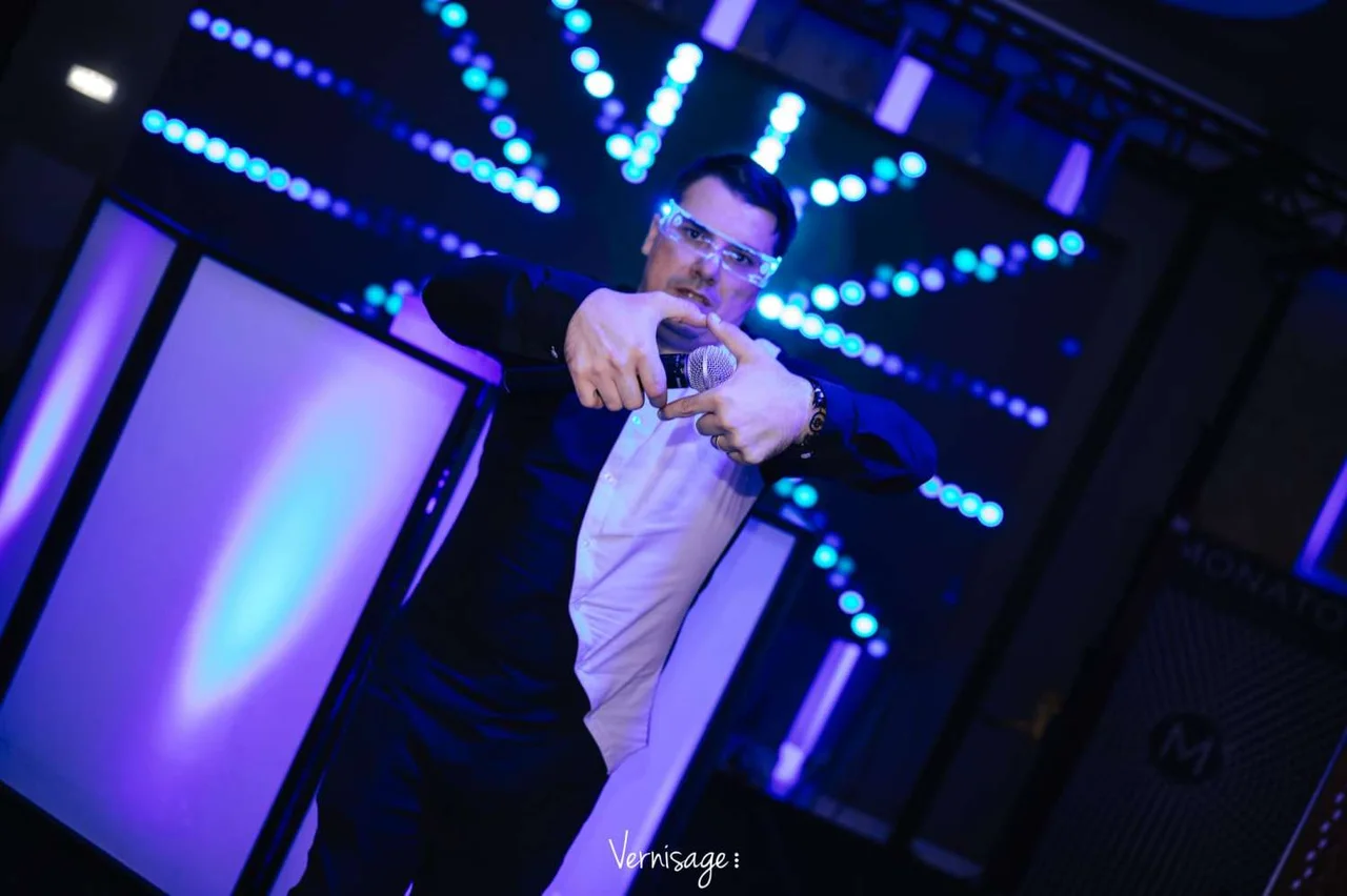 DJ Suru, DJ, fotografia 4