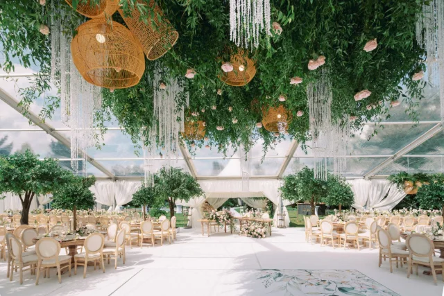 By Lora Events, Logistică și decorațiuni, București