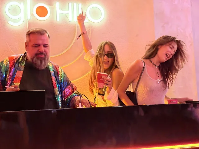 DJ Cristache, DJ, fotografia 1