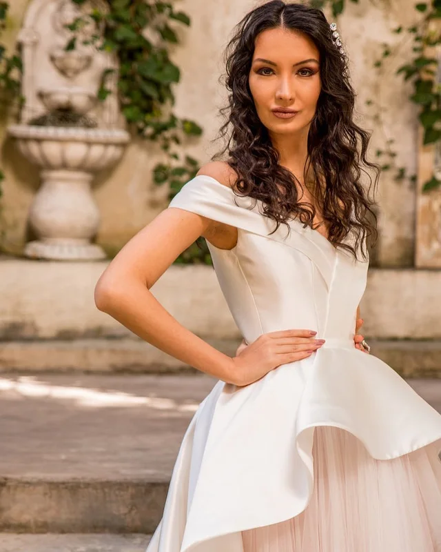 Laina Couture, Rochii de mireasă, fotografia 8