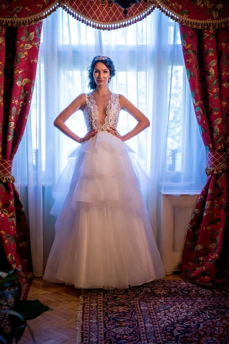 Laina Couture, Rochii de mireasă, fotografia 1