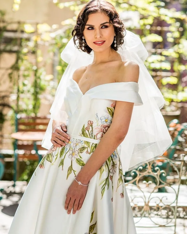 Laina Couture, Rochii de mireasă, fotografia 9