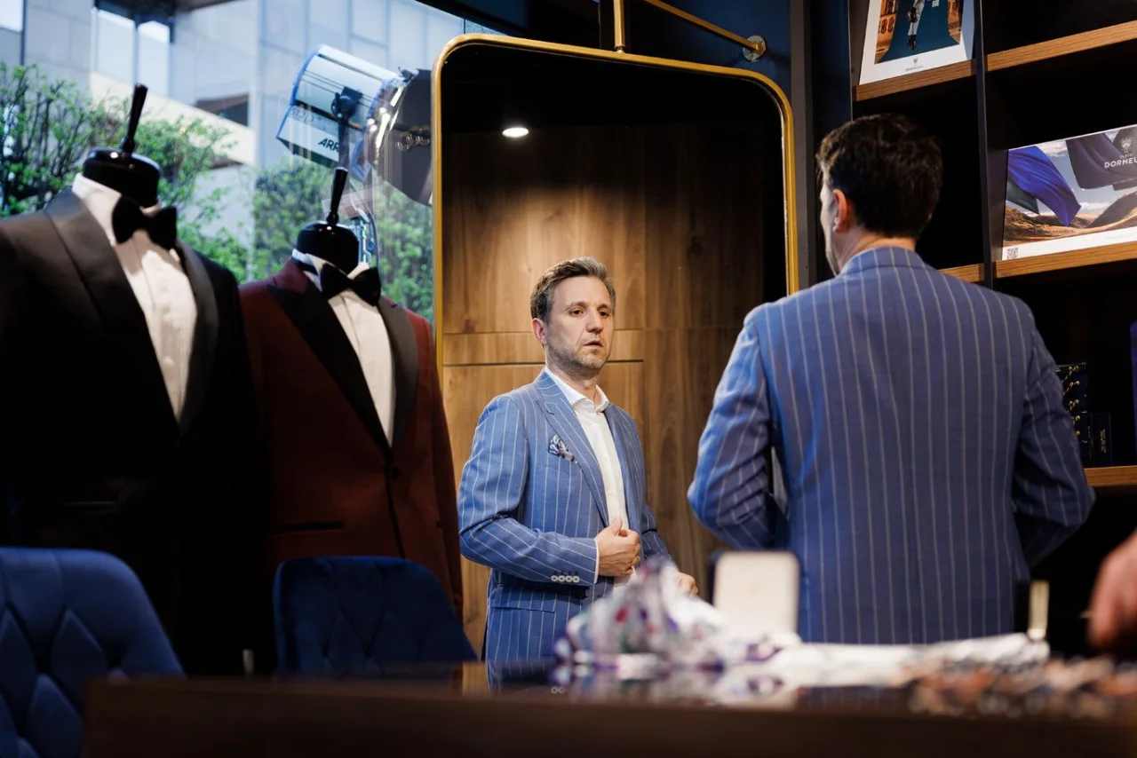 Tudor Personal Tailor, Costume de mire, fotografia 4